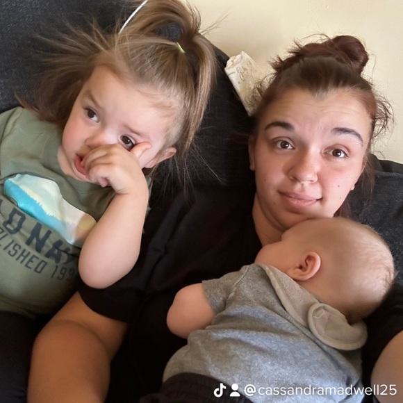 Meet your Posher, Cassandra - Picture 1 of 1